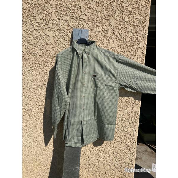 Chemise manches longues. Marque le chameau.