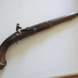 beau pistolet d'arçon à silex à restaurer