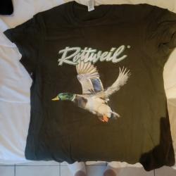 tee shirt