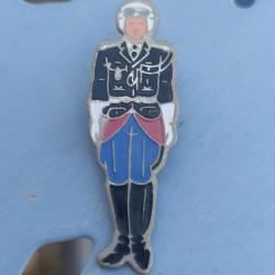 PINS GENDARMERIE NATIONALE  MOTARD EN TENUE DE CEREMONIE SANS MOTO