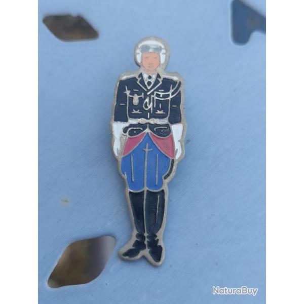 PINS GENDARMERIE NATIONALE  MOTARD EN TENUE DE CEREMONIE SANS MOTO