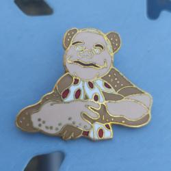 PINS BEBETTE SHOW RAYMOND BARRE L OURS FRONT BEBETTE SHOW TF1