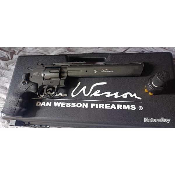 Revolver 8 Pouces Dan Wesson & [+18 Douilles]