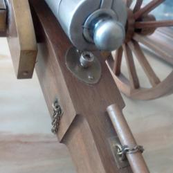 Canon d'artillerie en bois et métal