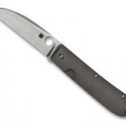 Couteau Spyderco SWAYBACK lame Wharncliffe acier CTS-XHP finition « stonewashed » + trousse nylon