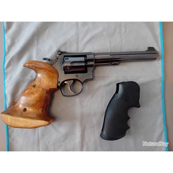 Revolver Smith et Wesson K-14 calibre 38 sp.  Canon six pouces. Trs bon tat. quip concours.