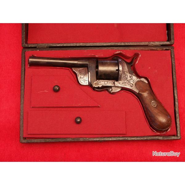 Revolver  broche franais de Franois Eyraud en calibre 7mm (A688)