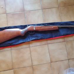 Carabine Manu Arm monocoup 22LR crosse bois, traces de rouille sur canon