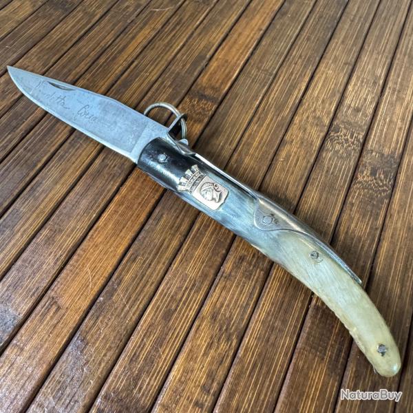 COUTEAU CORSE VENDETTA A PALME EN BELLE CORNE INCRUSTE DE LA TTE DE MAURE