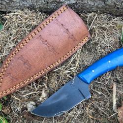 Couteau Forgé - Pièce Unique en Acier D2 - Manche Résine Bleu Marbré