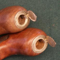 Paire de pistolet à percussion "coup de poing" logement capsules dans la crosse (A587)