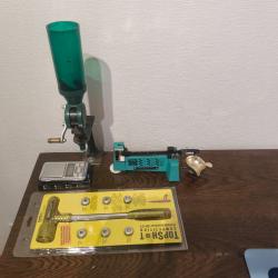 Lot rechargement balance+ doseuse à poudre rcbs + balance électronique 0,01g + marteau à inertie