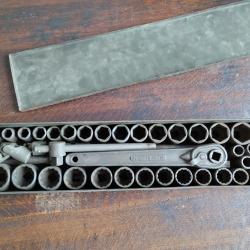 rarissime caisse de clés a douilles ww2 wehrmacht  pour char et autres véhicules