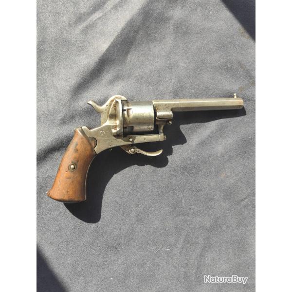 Revolver 7mm  broche "The Guardian"