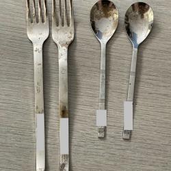 un lot de deux fourchettes et deux petites cuillères allemande ww2