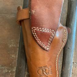Holster en cuir fauve de la marque R pour revolver S&W 38/357
