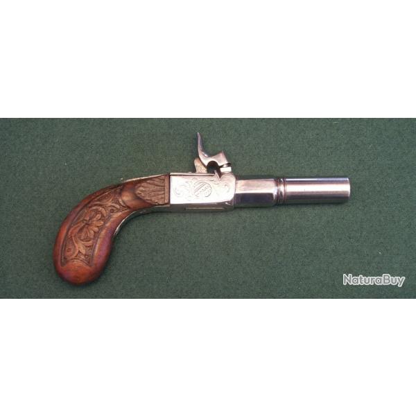 Pistolet  percussion - Crosse "banane" sculpte  fond creux (A617)