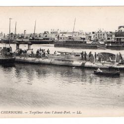 CPA - Marine Militaire - CHERBOURG -Torpilleur dans l'Avant - Port N°3390