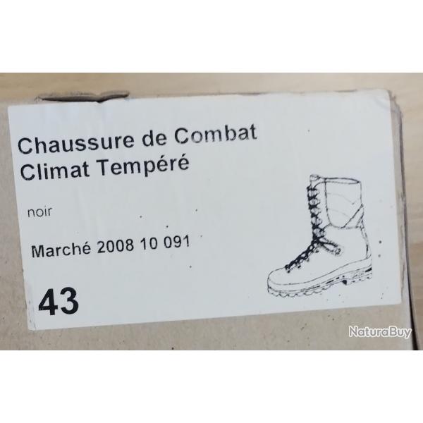 Chaussures de combat arme franaise. Climat tempr taille 43. Dessus cuir, impermables.