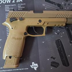 Pistolet CO2 SIG SAUER P320 M17