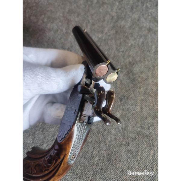 Magnifique pistolet de vnerie juxtapos 12mm  broche entirement grav main + 2 cartouches