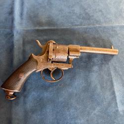 Gros revolver 9mm à broches