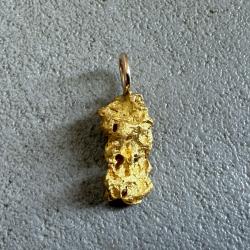 Jolie pépite naturelle en or 22 / 24 K avec montage en or 18 carats - Origine : Alaska