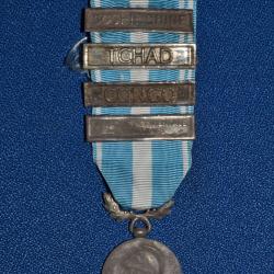médaille coloniale en argent Georges Lemaire avec quatre barrettes à clapet en argent
