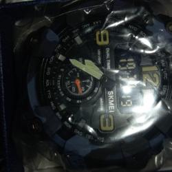 Vends Montre type Casio-G-Shock Camo Bleu