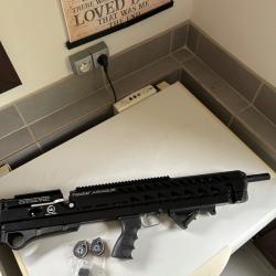 KRAL PUNCHER ARMOUR PCP 5.5 Pratiquement neuf, tiré une seule fois pour tester la fonction.Extras