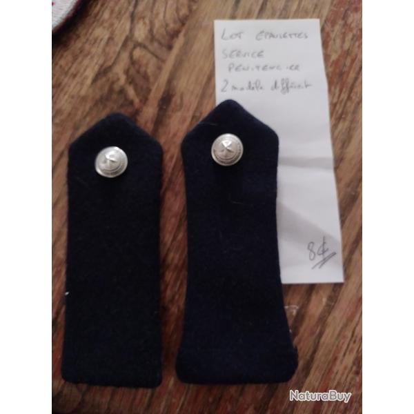 Lot paulettes service pnitencier Deux modles diffrents