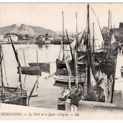 CPA- MARINE - CHERBOURG - Le Port et le Quai Caligny  N°3400