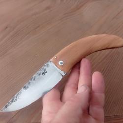 Couteau pliant deux clous forgé en acier carbone bois d'olivier