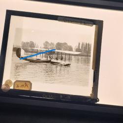 46 PHOTOGRAPHIES D'AVION ET D'HYDROGLISSEURS ANNEES 20/30 SUR PLAQUES DE VERRE POUR PROJECTIONS BASE
