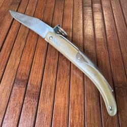 TRÈS TRÈS BEAU COUTEAU DE COLLECTION  A PALME MANCHE EN CORNE BLONDE ARTISANALE FRANCE