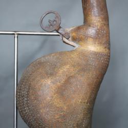 Poire à poudre orientale en scrotum de camélidé - Monde Musulman, 19ème siècle (2)