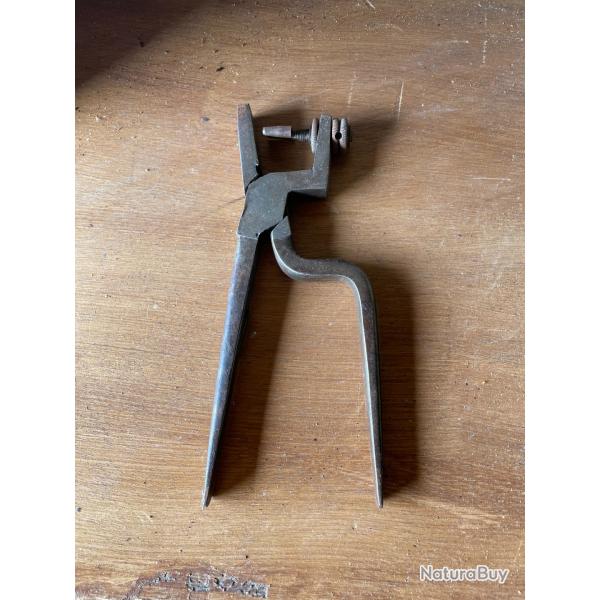 PERCE OEILLET DE CORDONNIER