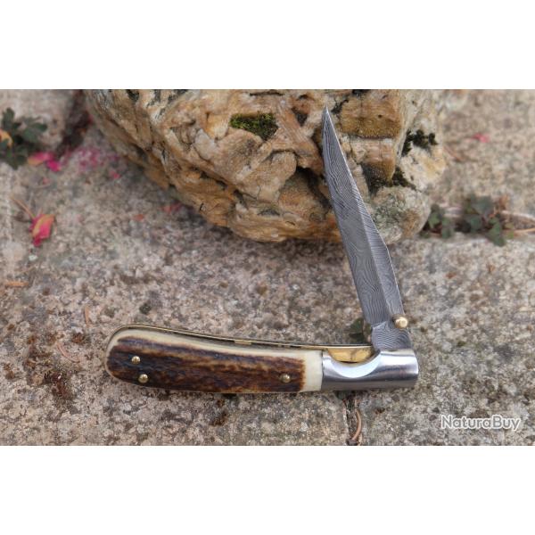 Couteau Barlow Lame Acier Damas 128 Couches Manche en Bois de Cerf Fabric Artisanale Linerlock