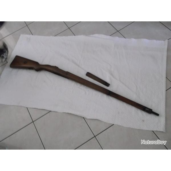 MAGNIFIQUE crosse de FUSIL ALLEMAND G98 .