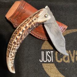 Très beau couteau de type piémontais sur bois de cerf Damas maison