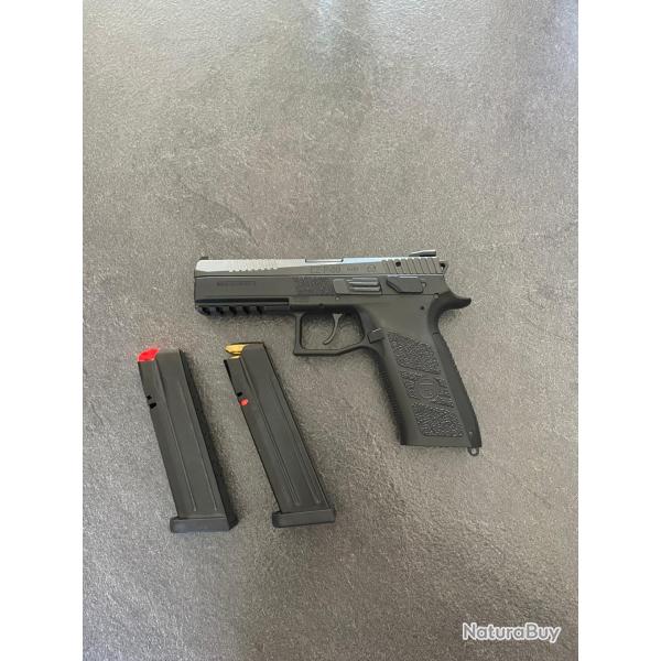 Vends pistolet CZ P-09 tat neuf ayant tir moins de 500 fois