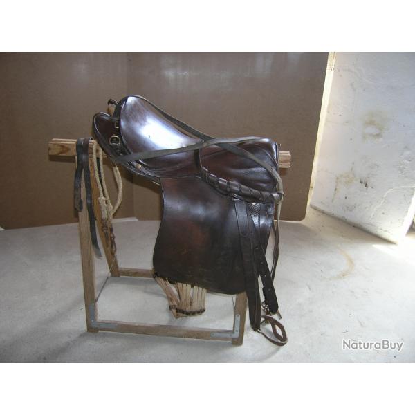 selle d'officier dans son coffre ww1