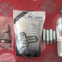 lot d'accessoires et consommables pour airsoft