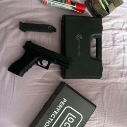 Glock 17 Gen 4 Cybergun + Accessoires