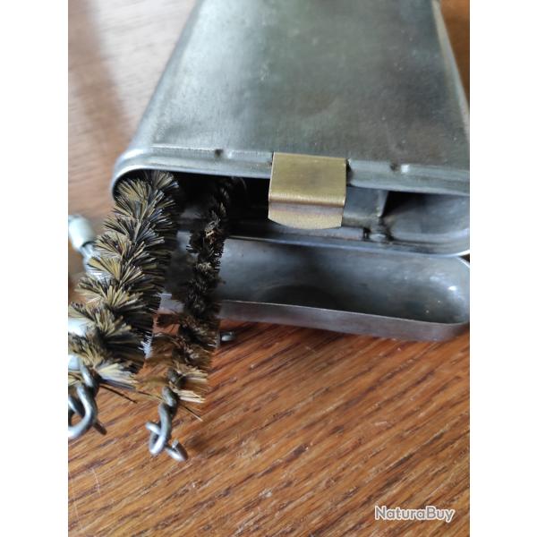 Ncessaire de nettoyage ancien, militaire