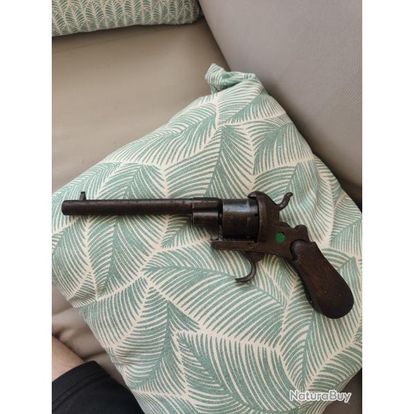 Revolver a broche