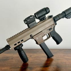UTAS UT9M Mini 9x19mm FDE + SIG Sauer Combo Point Rouge Romeo 5 + Magnifier Juliet 5 micro