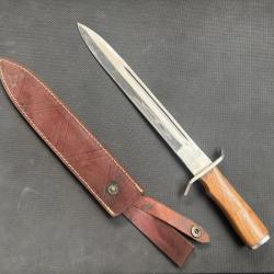 dague de chasse 40 cm dont 28cm de lame , manche en bois destockage chassse enchere