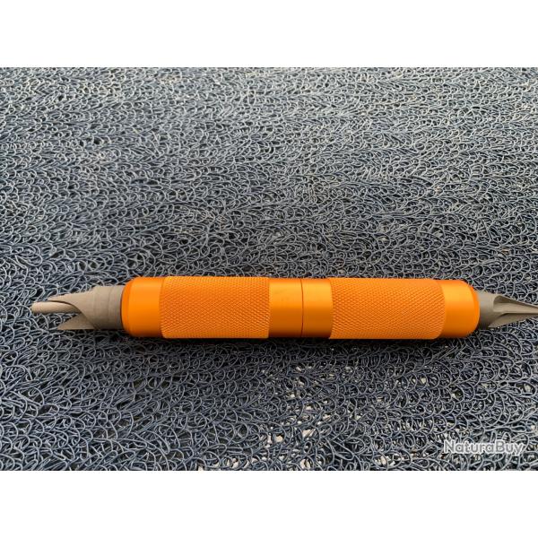 Outil  chanfreiner interne et externe pour douille