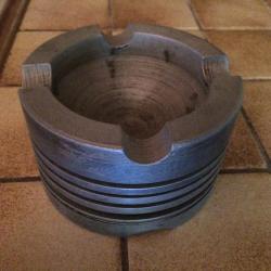 Cendrier piston de G.M.C.